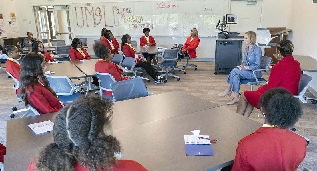 Ellen Dierberg Milne meets with participants of the Entrepreneurship and Business Program.